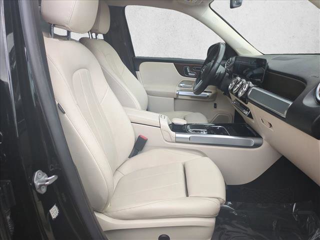 Used 2020 Mercedes-Benz GLB 250 w/ Premium Package image 23