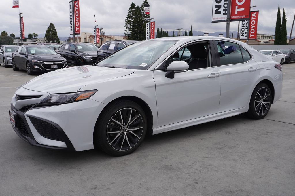 Certified 2023 Toyota Camry SE w/ Convenience Package FWD image 4