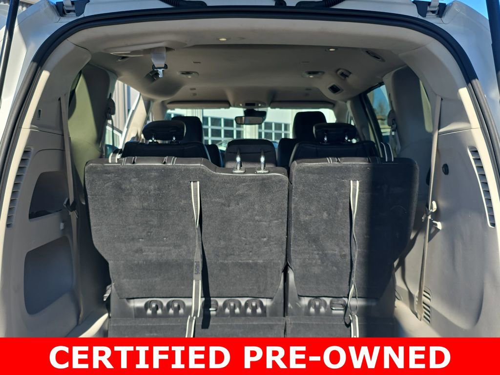 Used 2024 Chrysler Pacifica Touring-L image 14