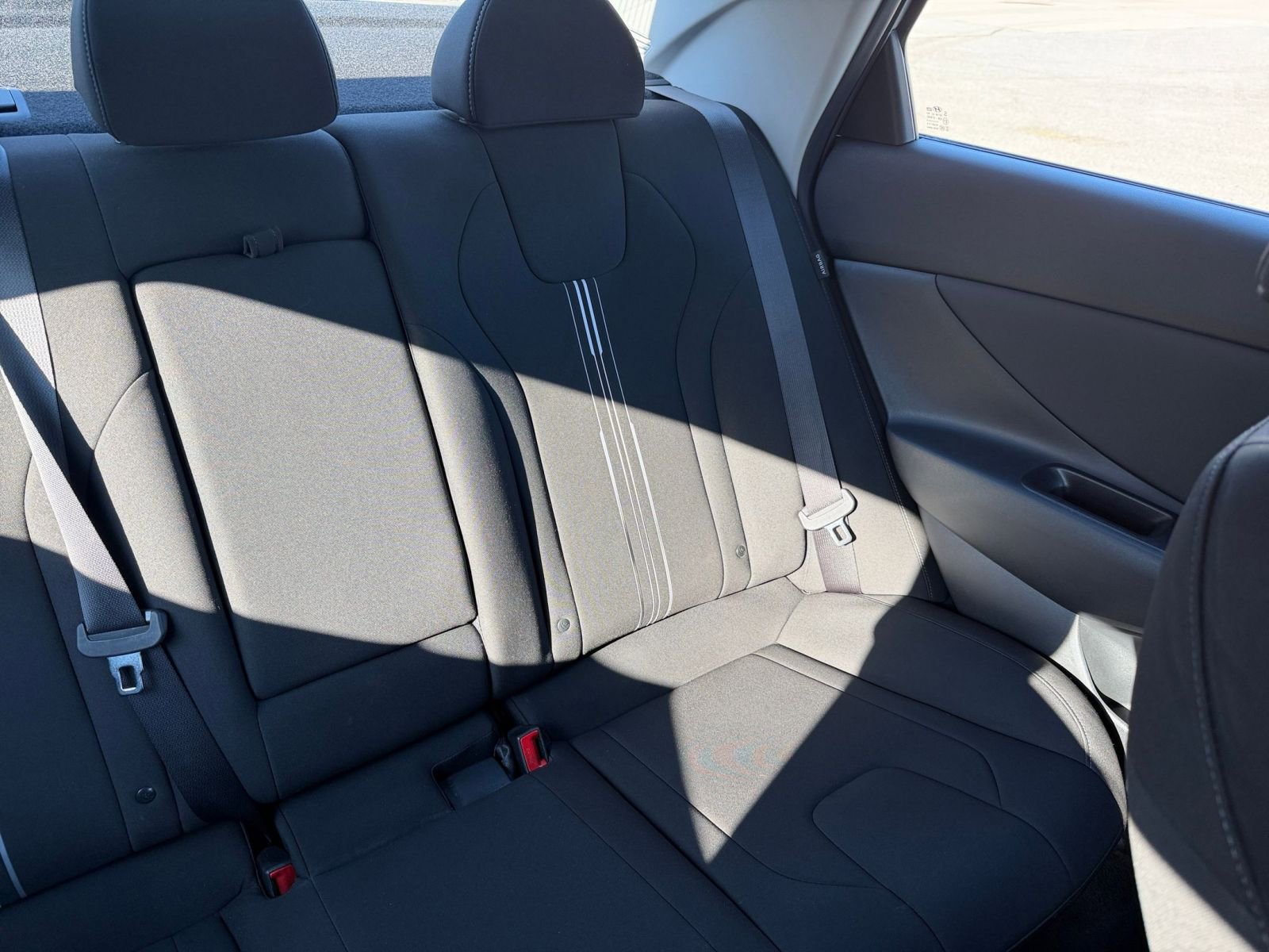 Used 2025 Hyundai Elantra SEL FWD image 40