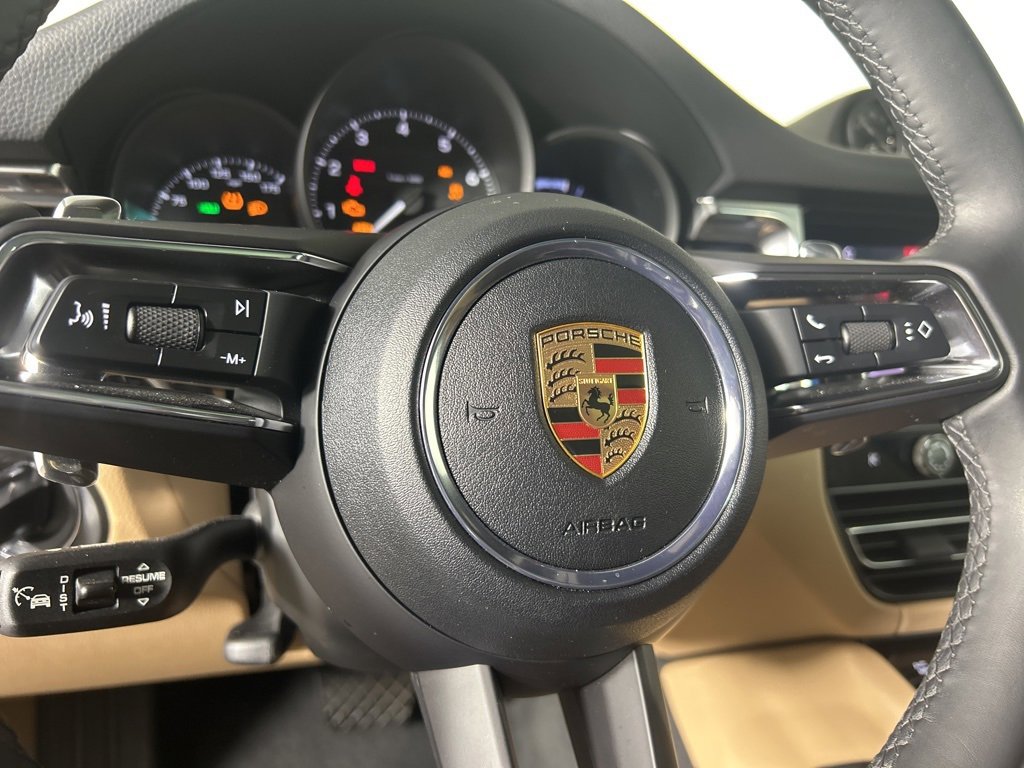 Certified 2025 Porsche Macan image 20