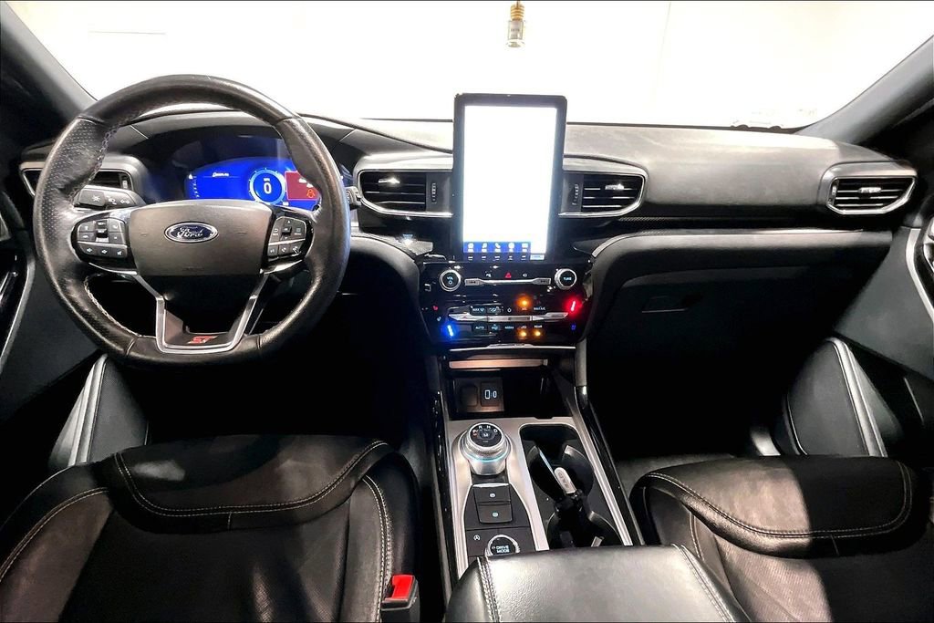 Used 2022 Ford Explorer ST w/ Equipment Group 401A AWD/4WD image 18