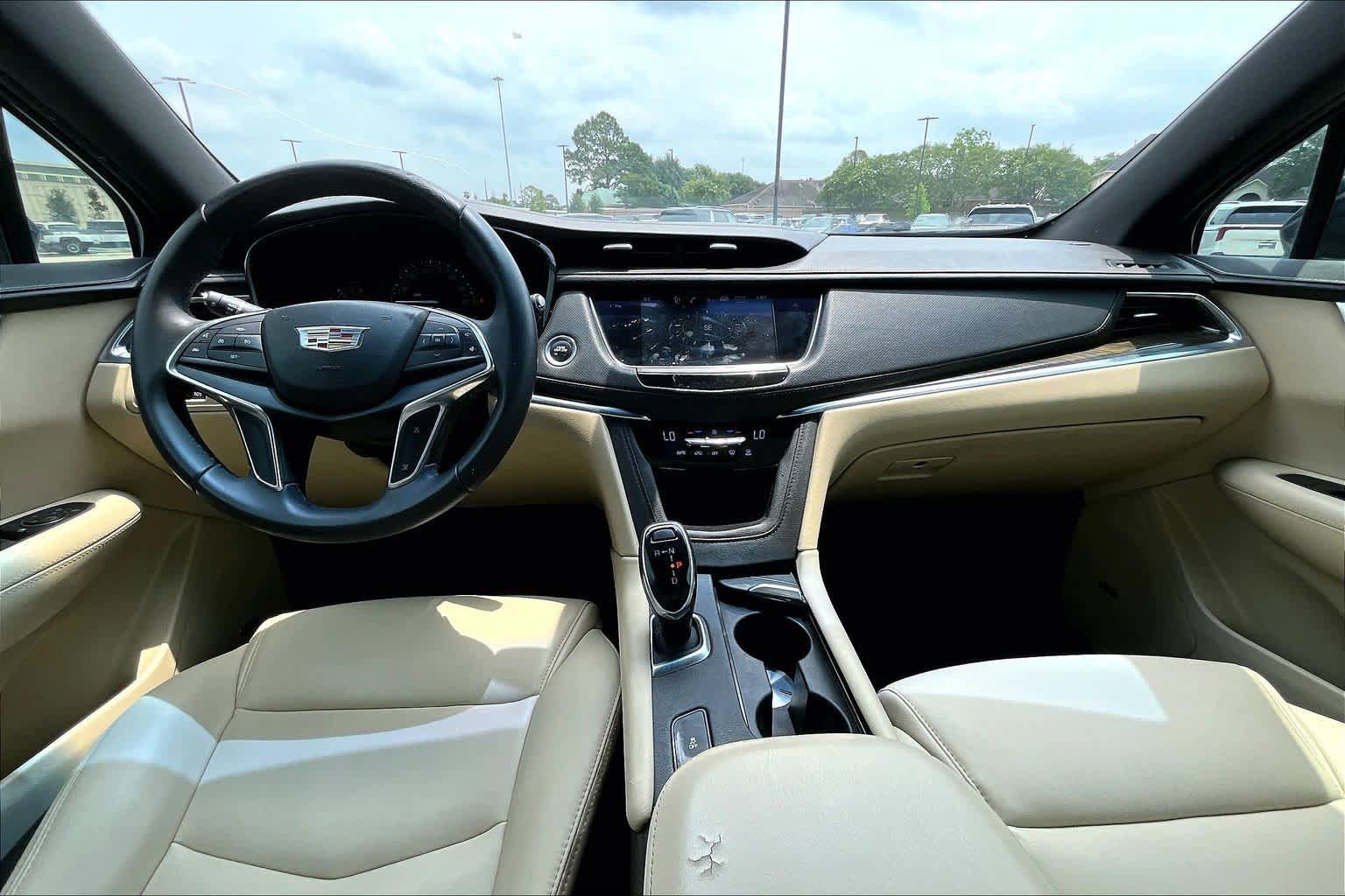 Used 2018 Cadillac XT5 FWD image 14