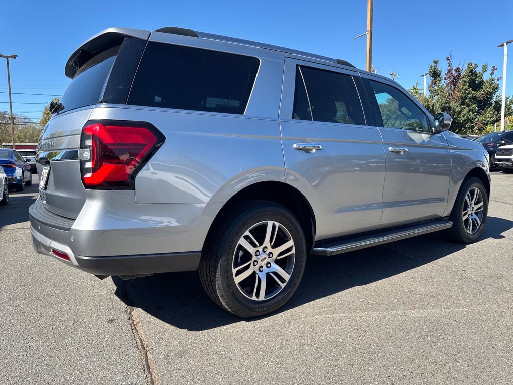 Used 2023 Ford Expedition Limited image 5