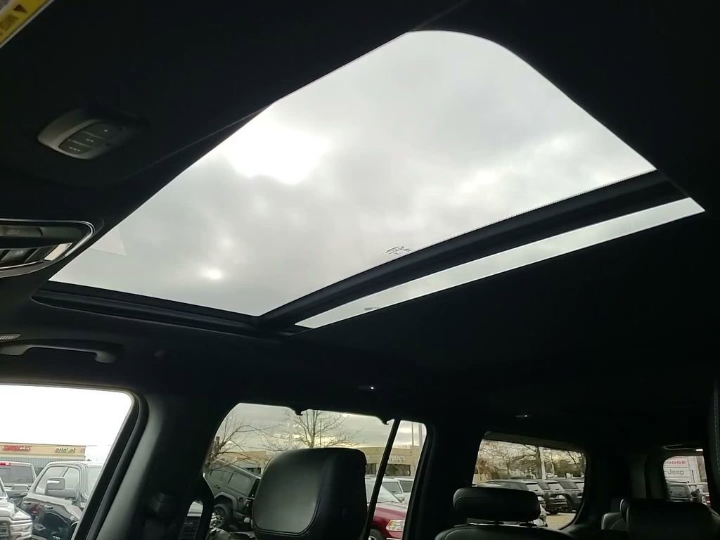 Certified 2024 Jeep Wagoneer Series III w/ Premium Group I image 33