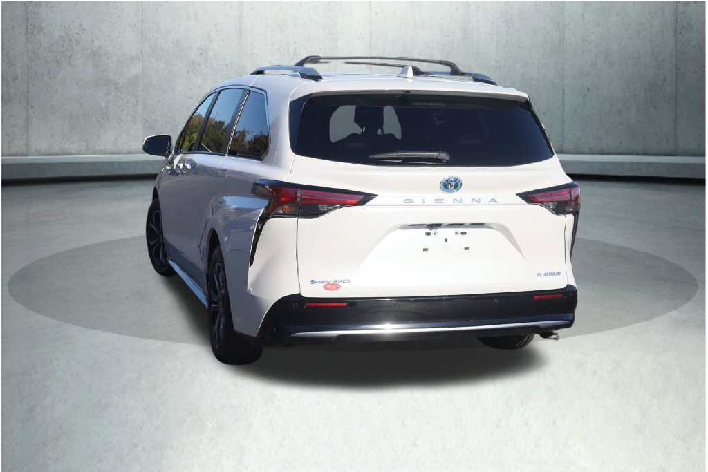 Used 2025 Toyota Sienna Platinum AWD/4WD image 17