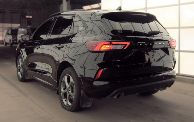 Used 2023 Ford Escape ST-Line Select w/ Tech Pack #2 AWD/4WD image 5