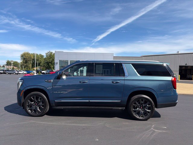 Used 2025 GMC Yukon XL Elevation AWD/4WD image 4