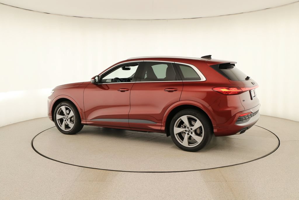 Certified 2025 Audi Q5 Prestige AWD/4WD image 3
