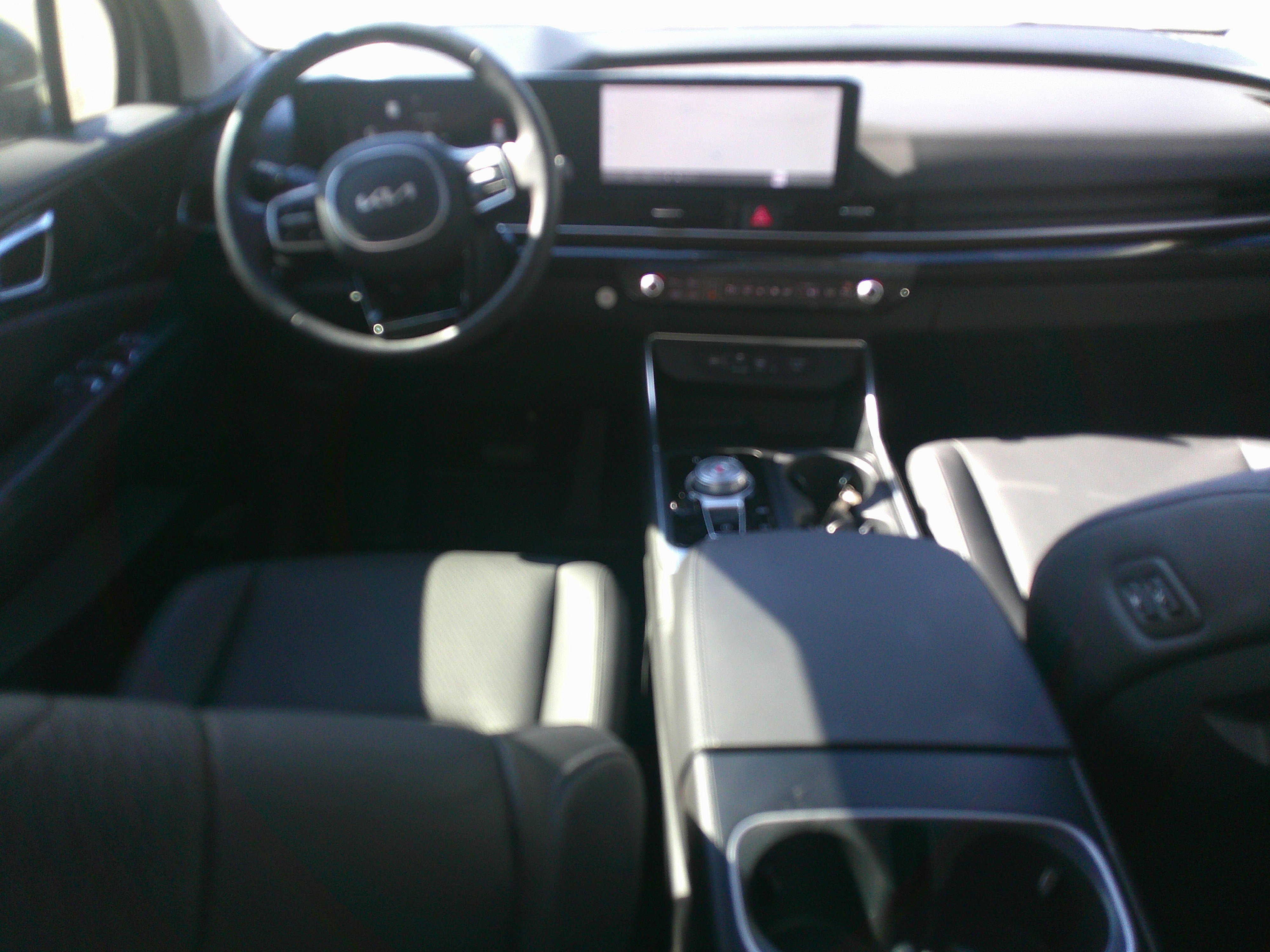 Used 2025 Kia Carnival SX Prestige image 33