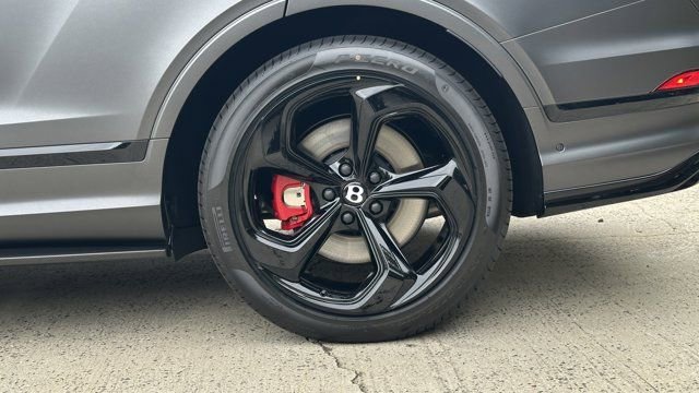 New 2025 Bentley Bentayga Plug-In Hybrid image 6