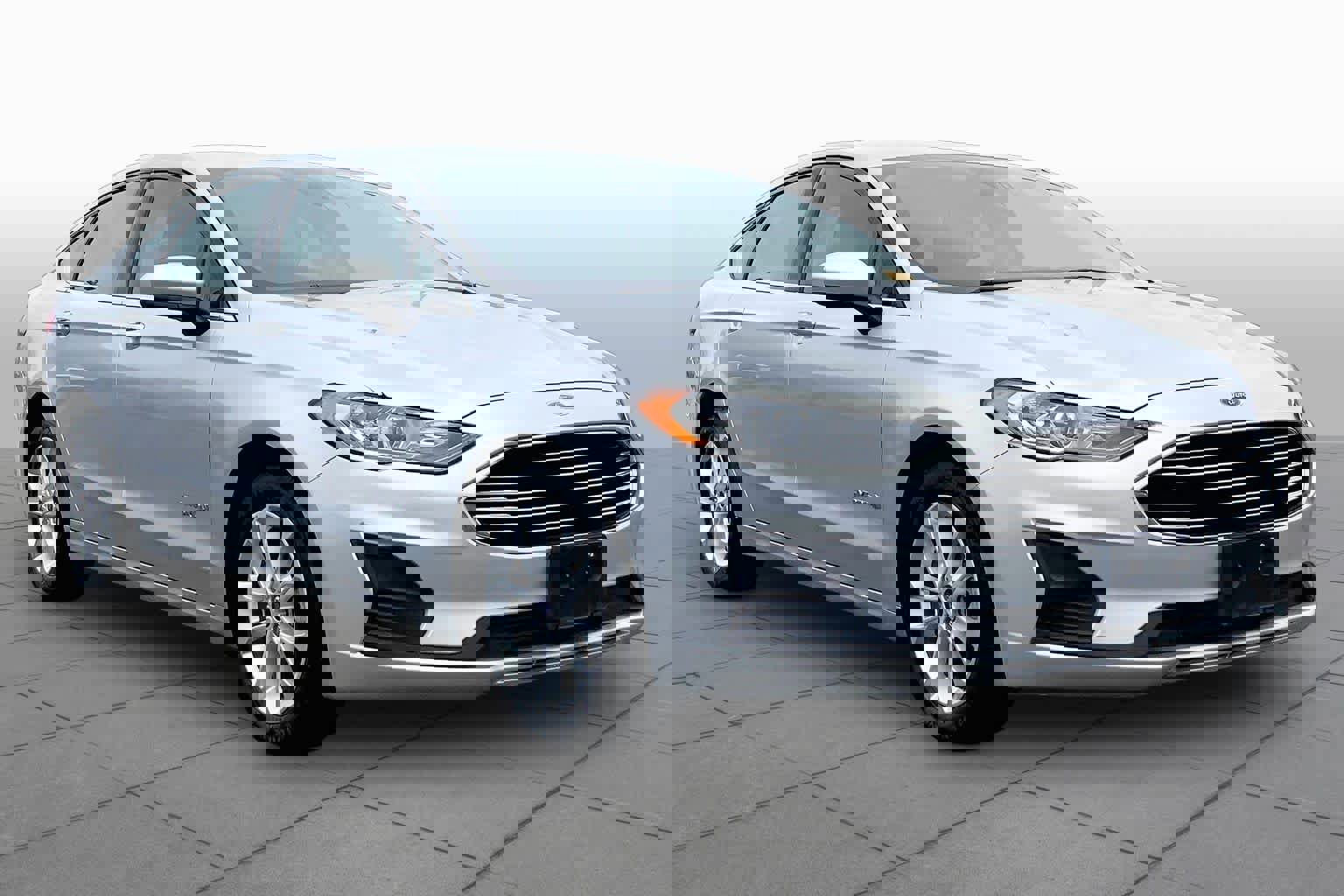 Used 2019 Ford Fusion SE image 3