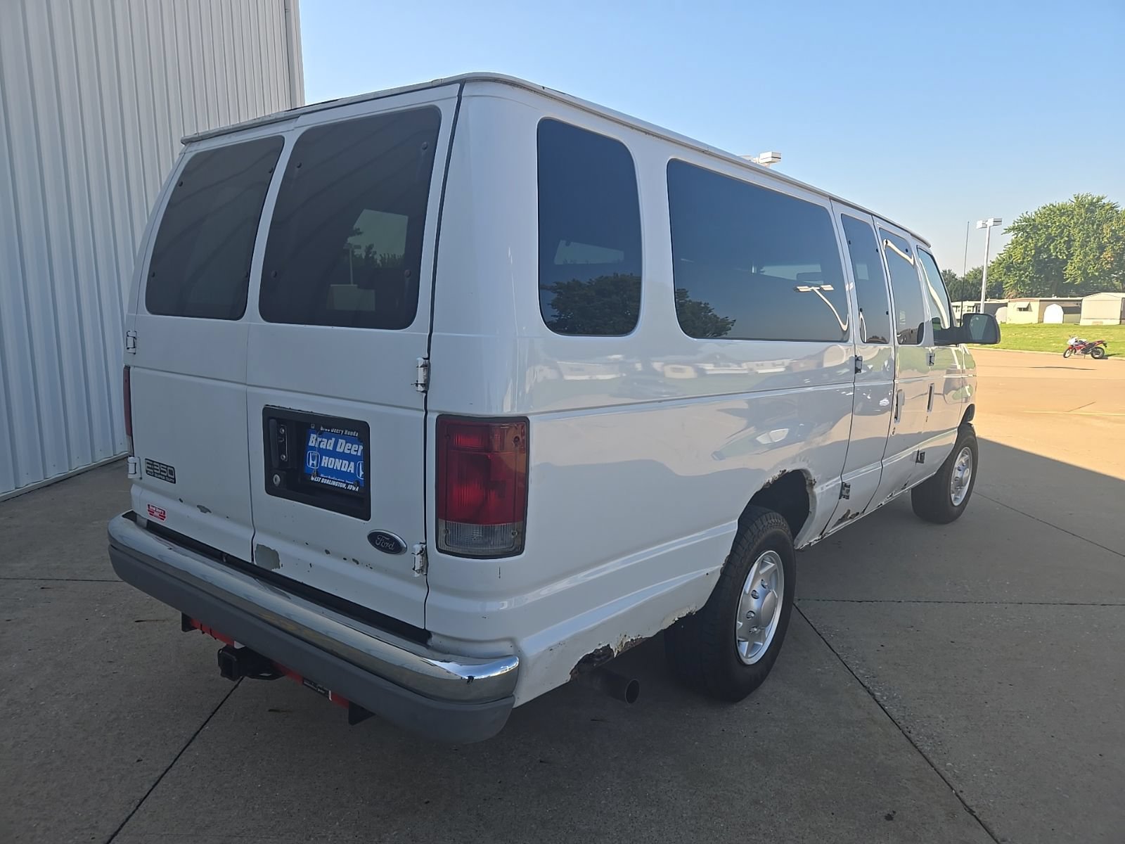 Used 2002 Ford E-350 and Econoline 350 XLT RWD image 6