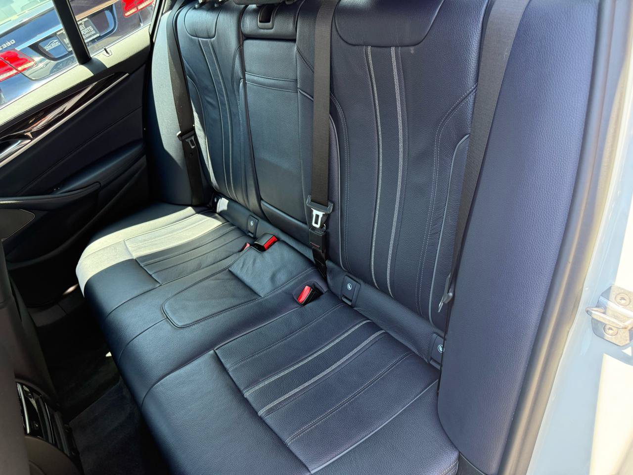 Used 2018 BMW 530e xDrive AWD/4WD image 9