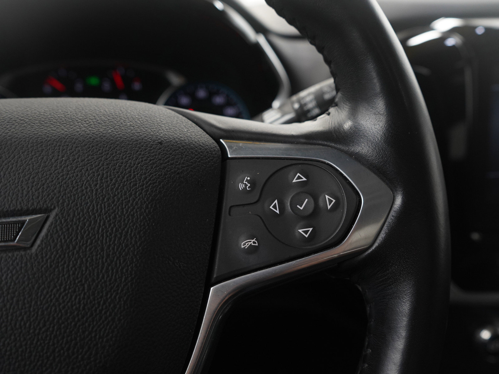 Used 2021 Chevrolet Traverse RS image 28