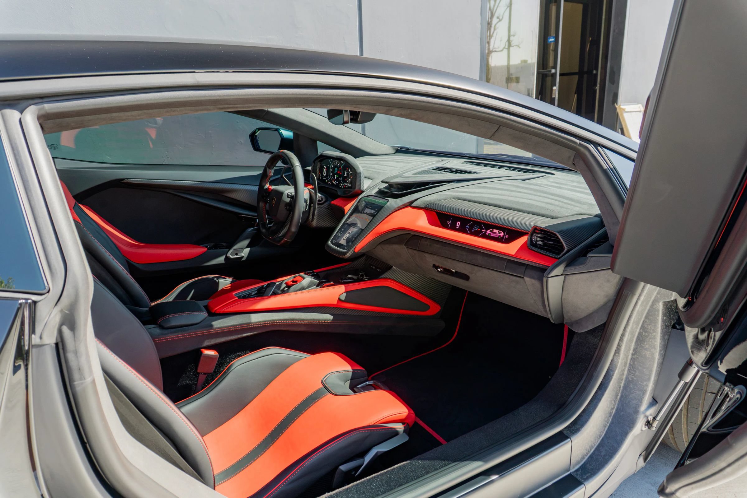 Used 2025 Lamborghini Revuelto AWD/4WD image 58
