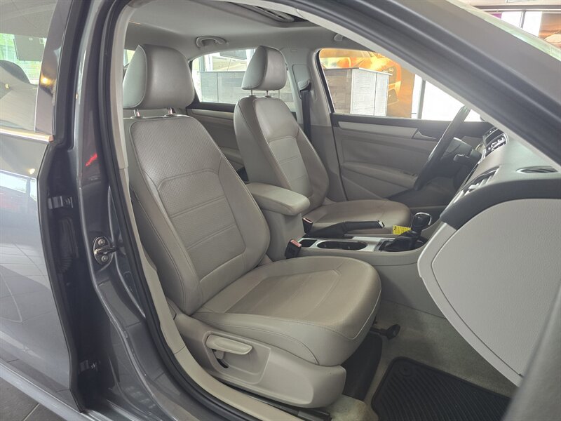 Used 2013 Volkswagen Passat TDI SE FWD image 14
