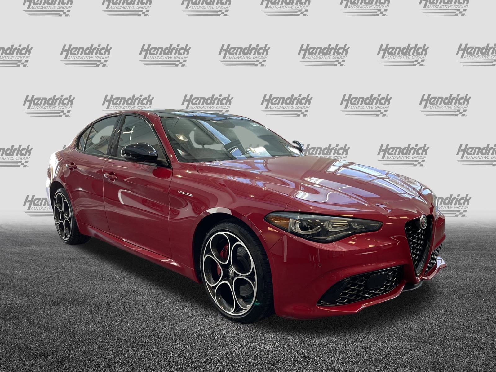Used 2024 Alfa Romeo Giulia Veloce image 2