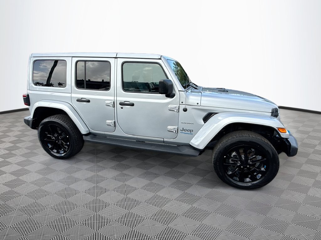 Used 2022 Jeep Wrangler Unlimited Sahara w/ Cold Weather Group AWD/4WD image 5