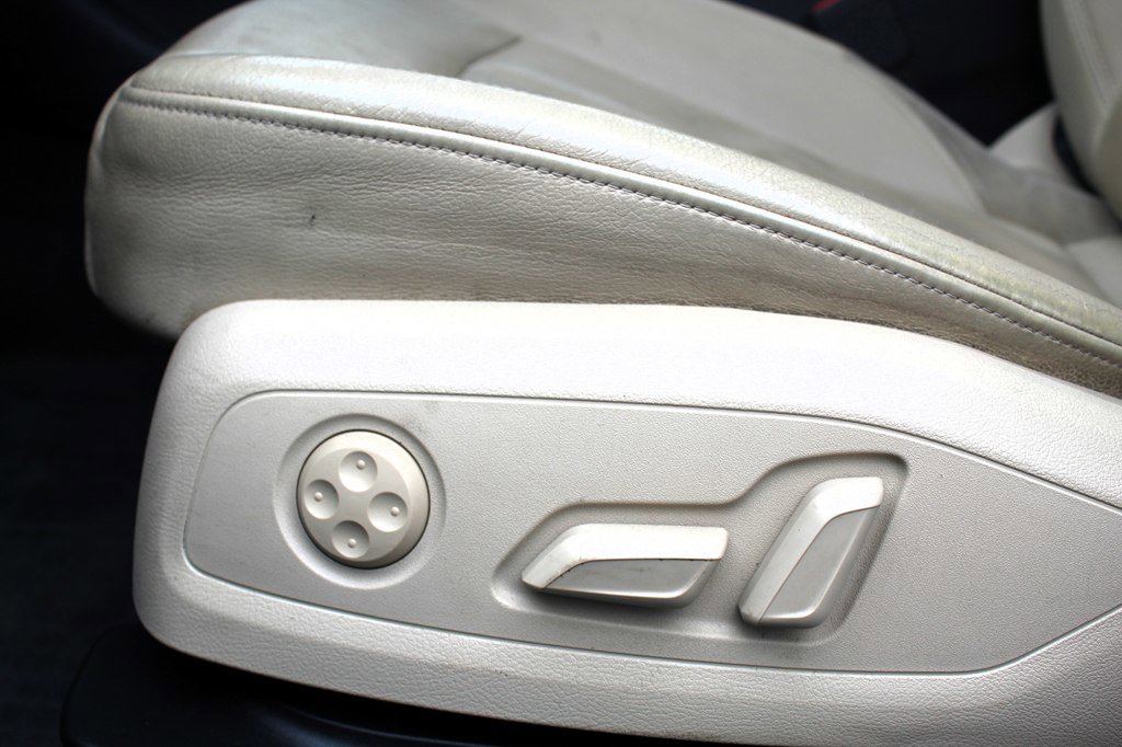 Used 2017 Audi A4 2.0T Premium w/ Audi MMI Navigation Plus image 11