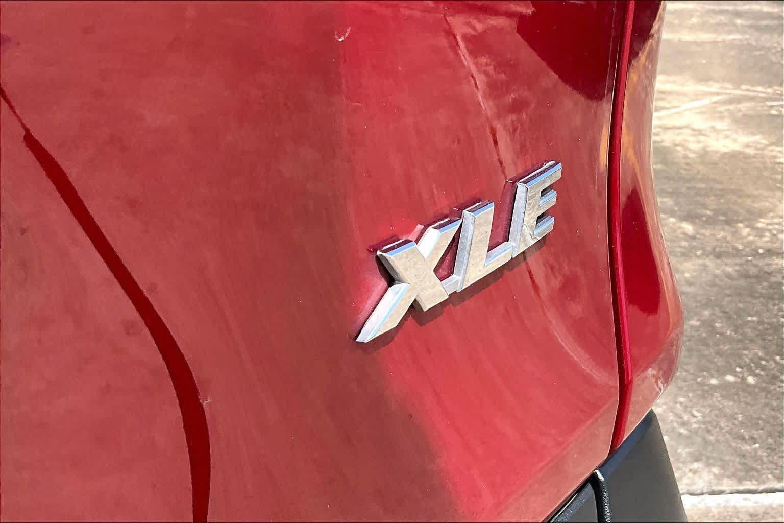 Used 2024 Toyota RAV4 XLE Premium FWD image 19