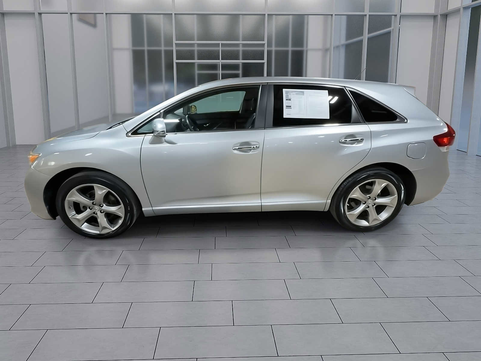Used 2015 Toyota Venza XLE image 3
