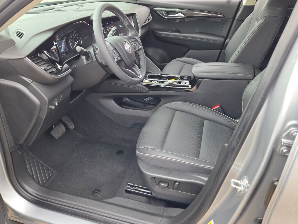 Used 2023 Buick Envision Essence image 22
