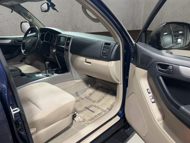Used 2007 Toyota 4Runner SR5 AWD/4WD image 11