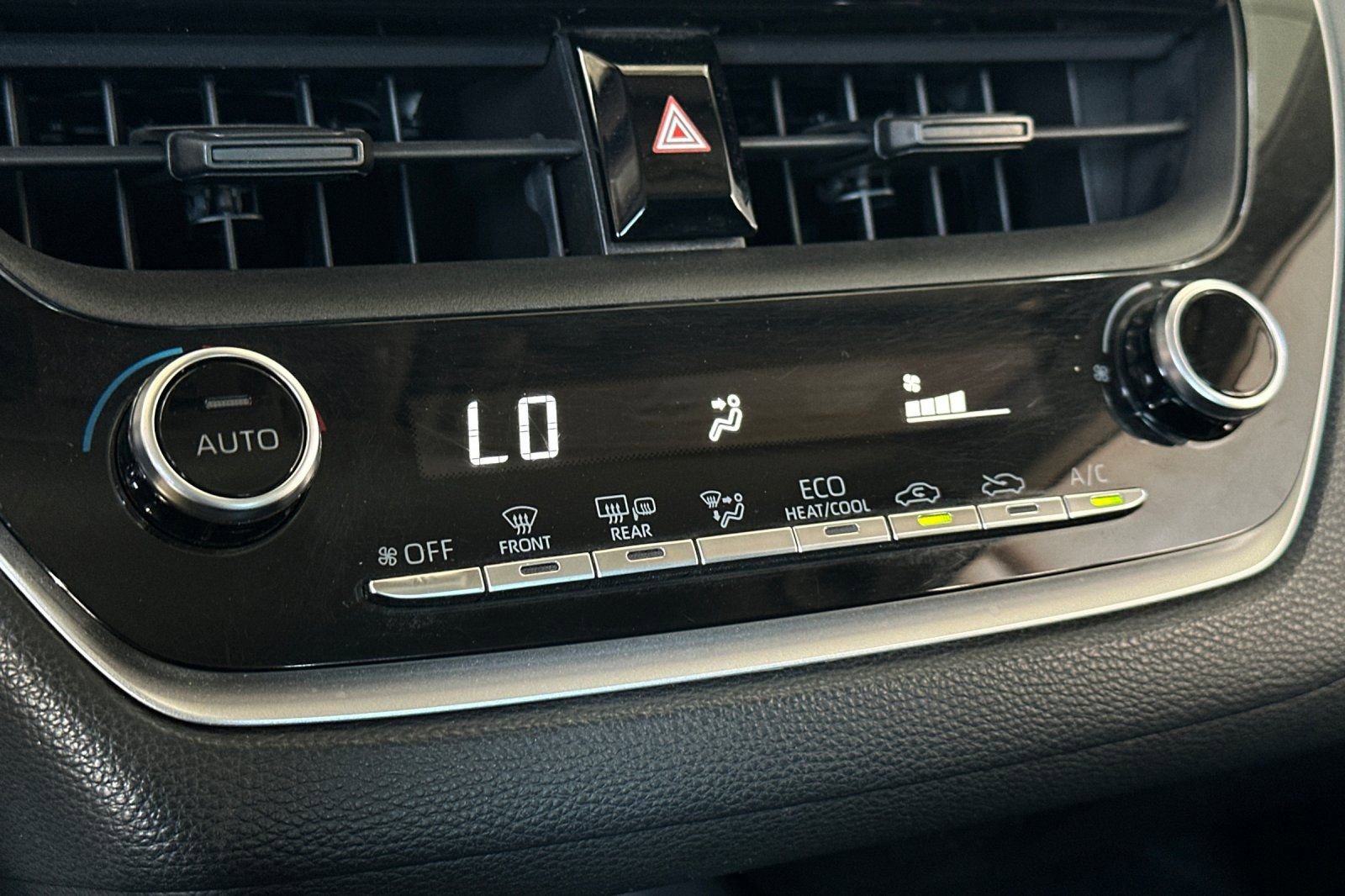 Used 2020 Toyota Corolla LE image 22