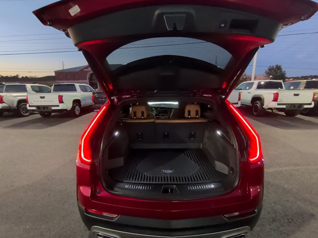 Used 2020 Cadillac XT4 Premium Luxury w/ Enhanced Visibility Package AWD/4WD image 23
