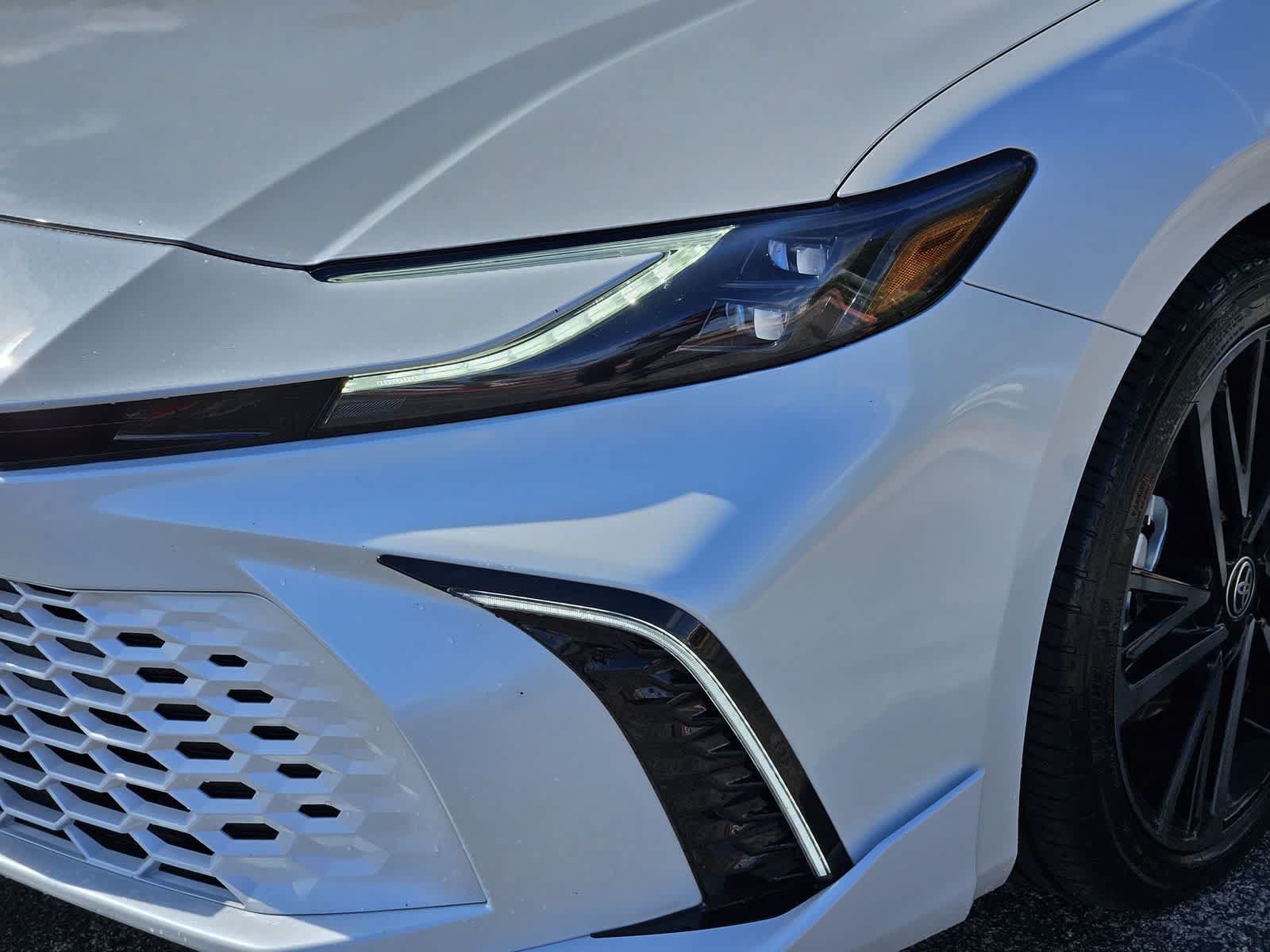Used 2025 Toyota Camry XSE FWD image 7