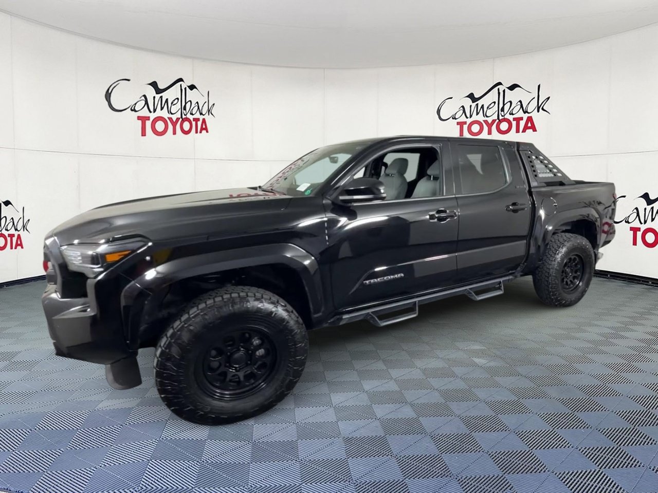 Used 2025 Toyota Tacoma SR5 AWD/4WD image 8