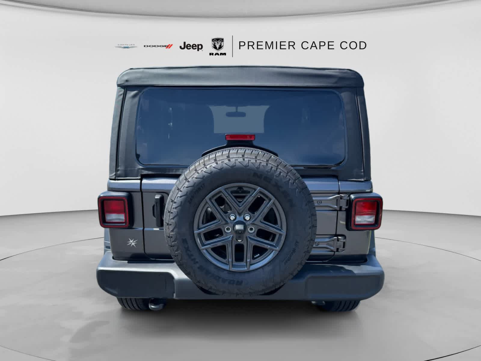 Used 2026 Jeep Wrangler Sport AWD/4WD image 9
