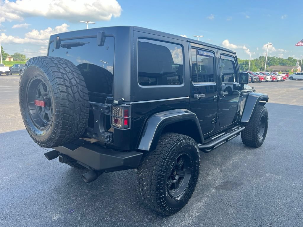 Used 2015 Jeep Wrangler Unlimited Sahara w/ Max Tow Package AWD/4WD image 5