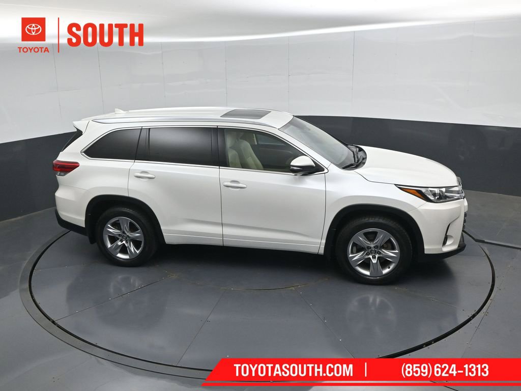 Used 2017 Toyota Highlander Limited AWD/4WD image 51