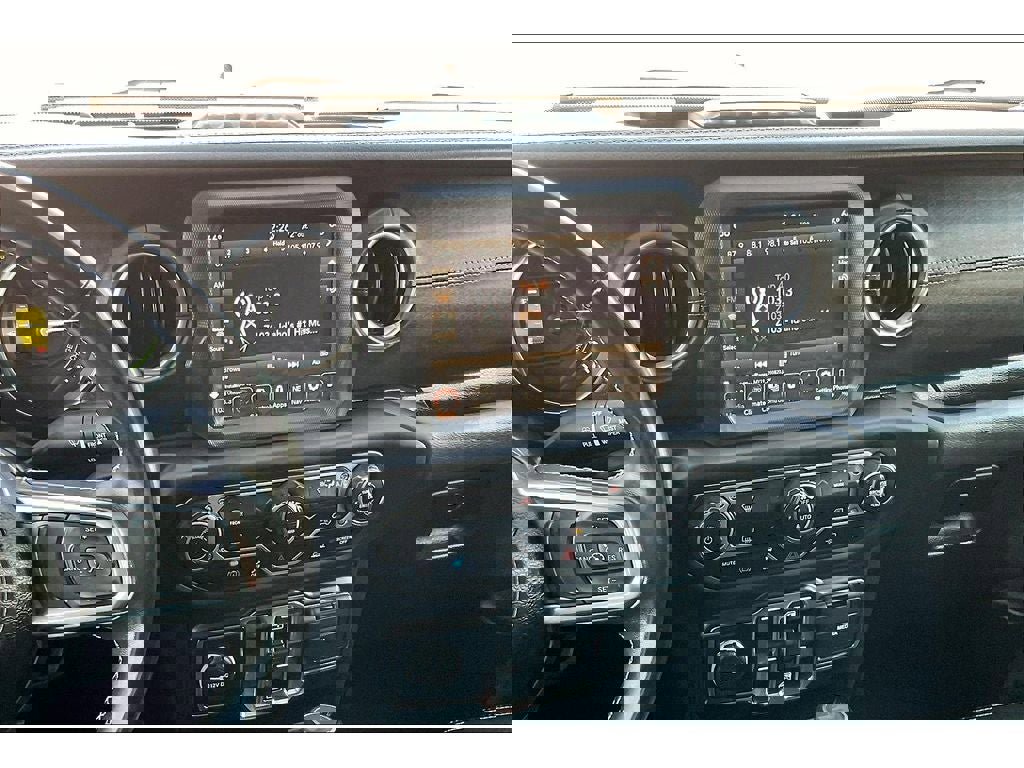 Used 2022 Jeep Wrangler Unlimited Sahara image 6