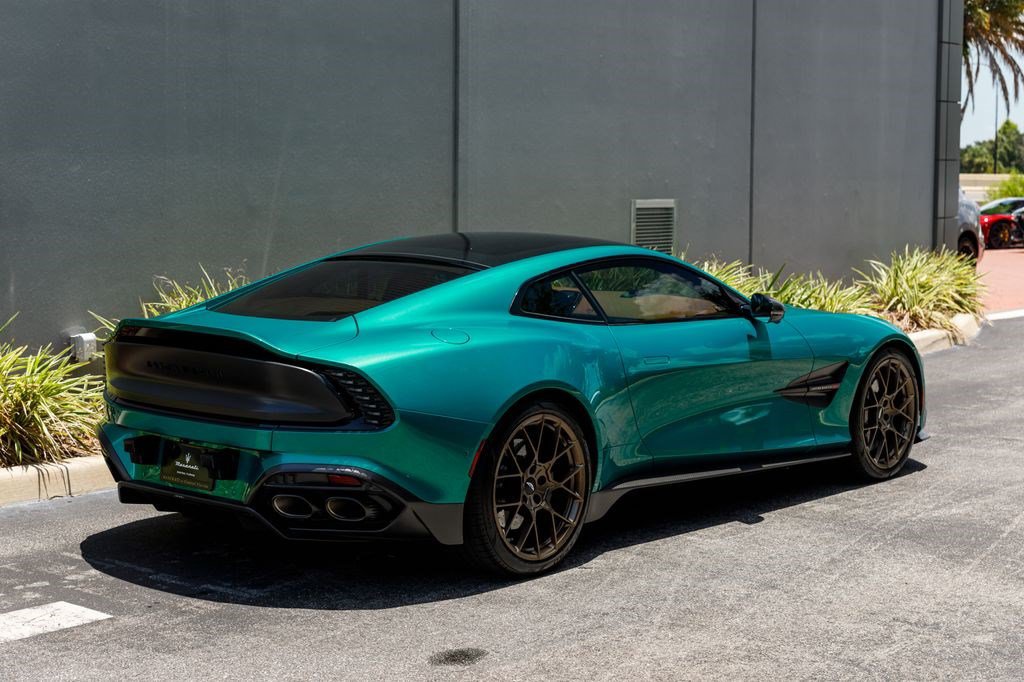 Used 2025 Aston Martin Vanquish RWD image 5