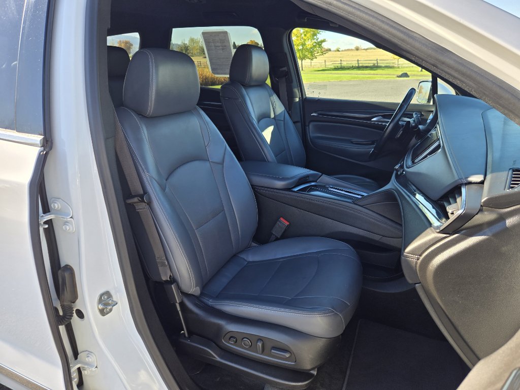Used 2022 Buick Enclave Premium AWD/4WD image 28