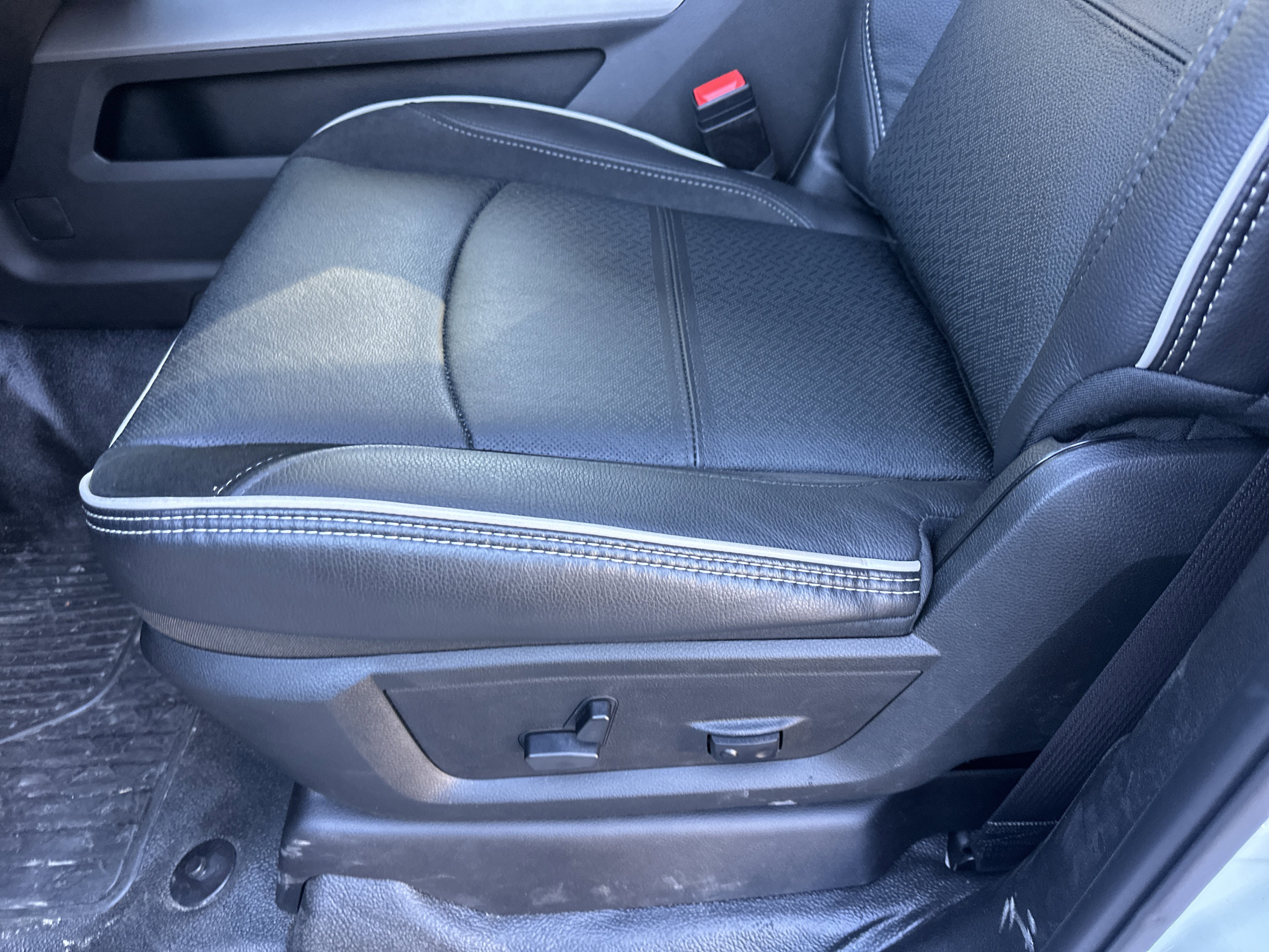 New 2026 RAM 5500 Laramie w/ Laramie Trim Package image 27