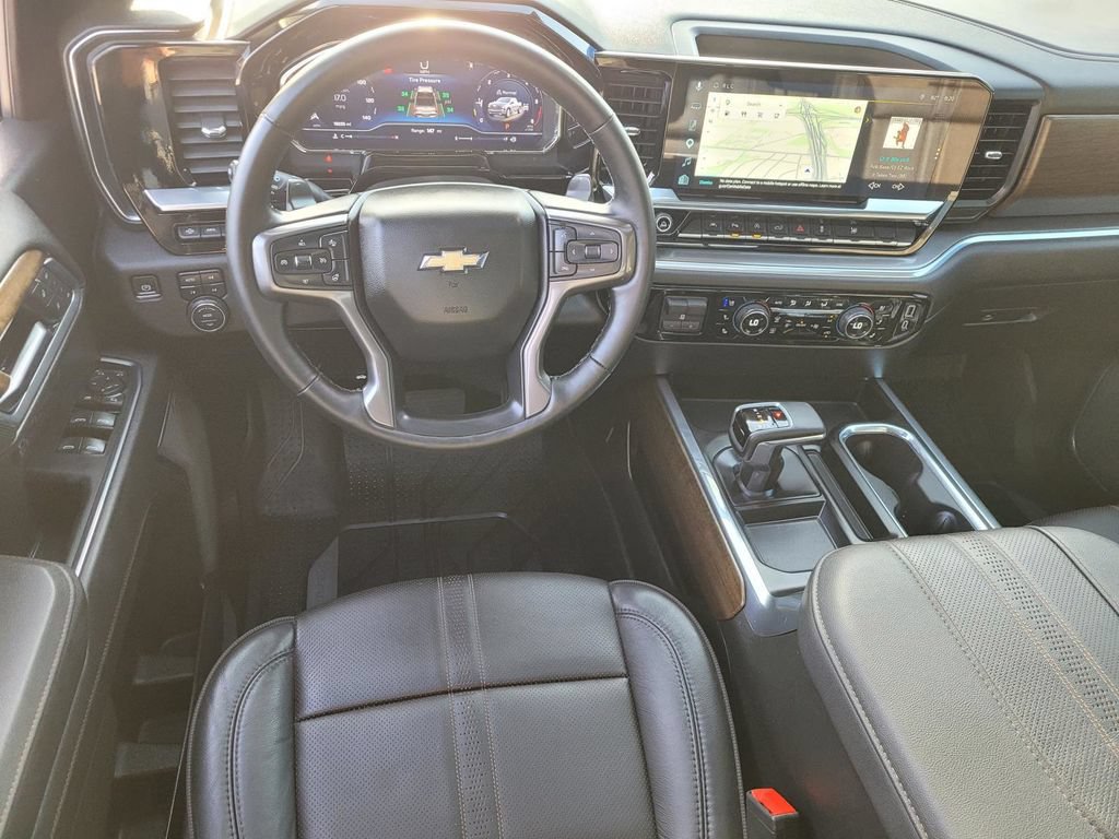 Used 2025 Chevrolet Silverado 1500 High Country AWD/4WD image 15