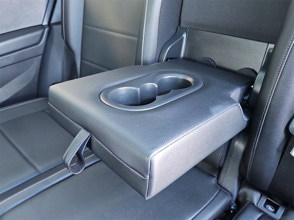 Used 2018 Volkswagen Tiguan SE w/ Panoramic Sunroof Package image 30