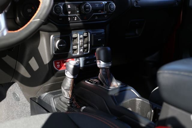 Used 2022 Jeep Gladiator Mojave w/ Trailer Tow Package image 17