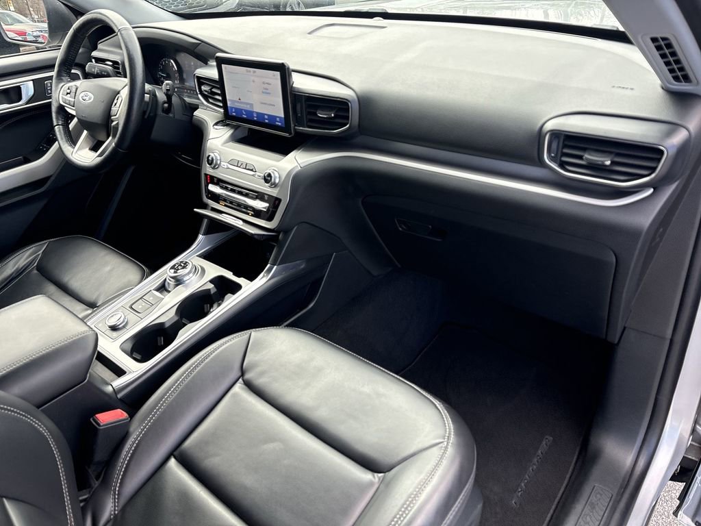 Used 2021 Ford Explorer XLT w/ Equipment Group 202A image 31