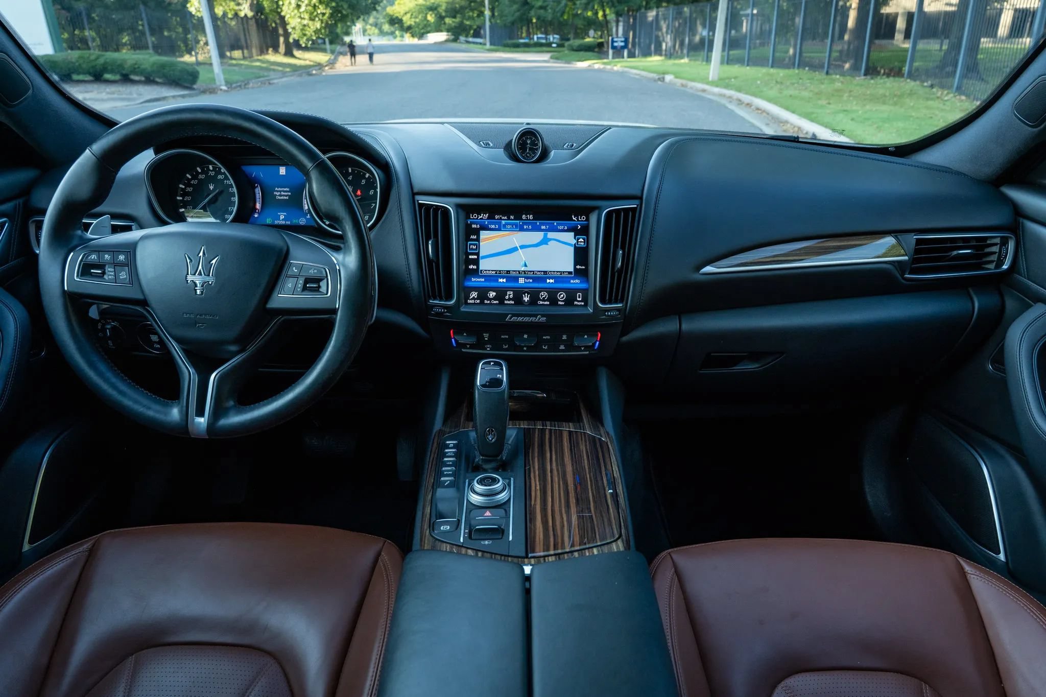 Used 2019 Maserati Levante S GranLusso AWD/4WD image 18