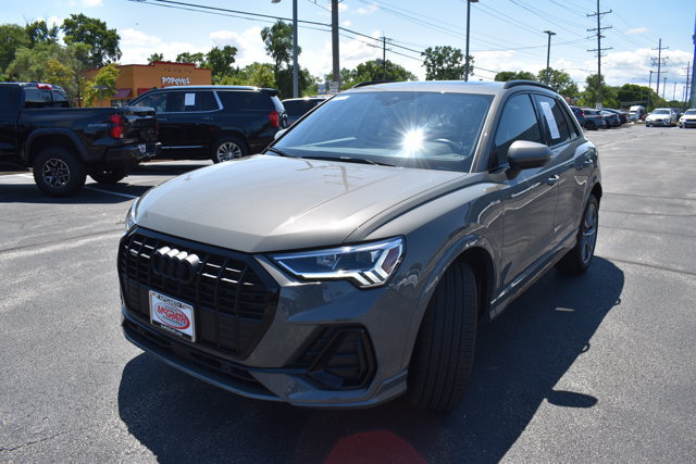 Used 2025 Audi Q3 2.0T Premium w/ Convenience Package AWD/4WD image 3
