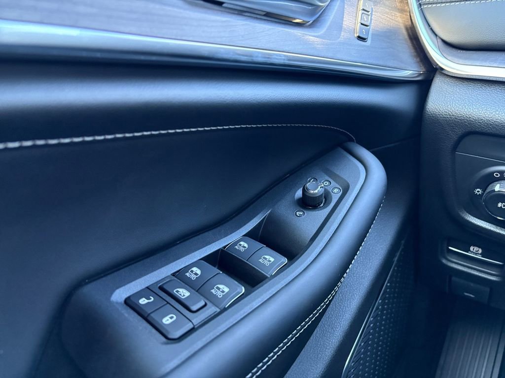 New 2025 Jeep Grand Cherokee L Overland w/ Advanced Protech Group III image 14