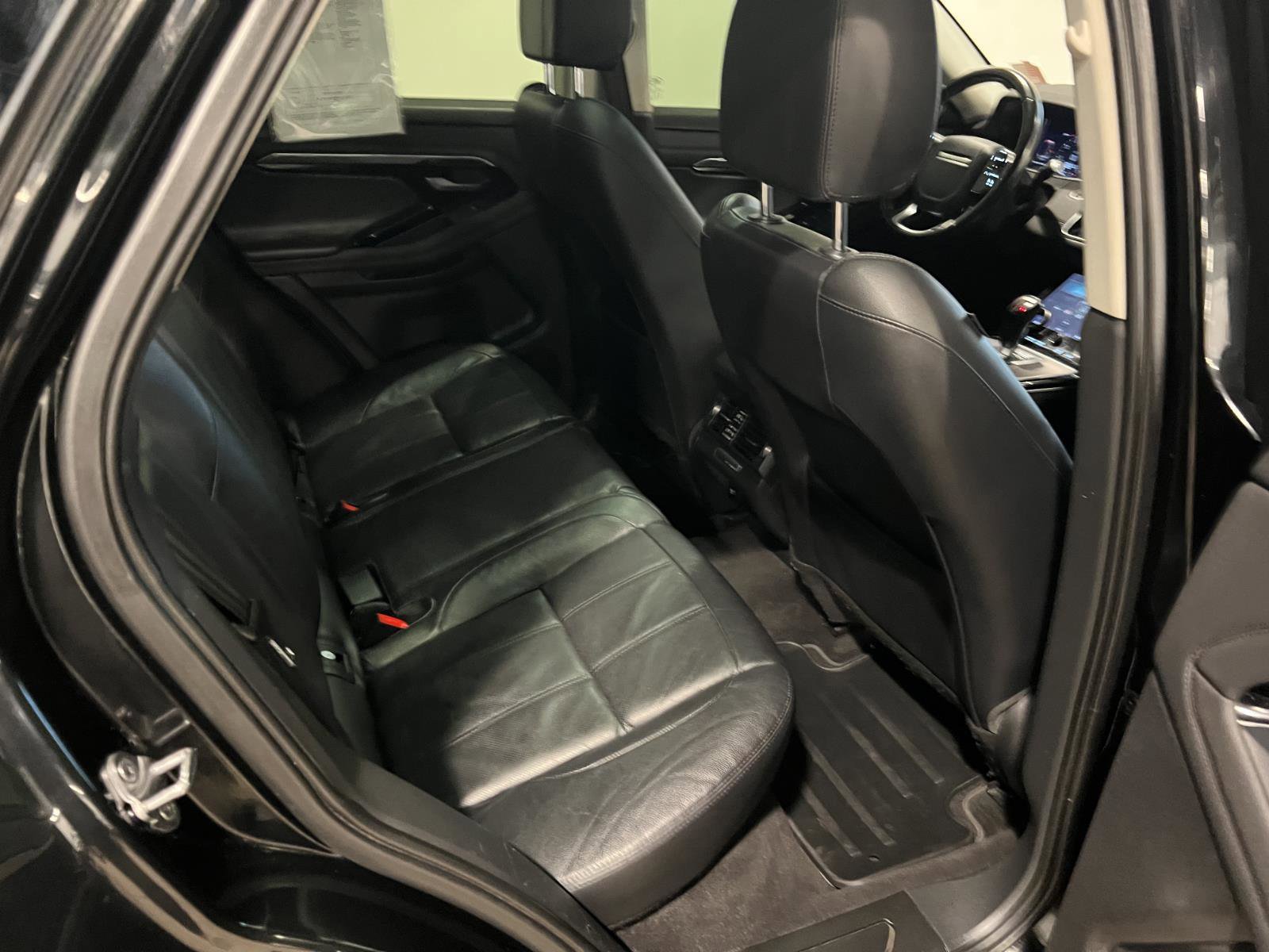 Used 2020 Land Rover Range Rover Evoque SE image 35