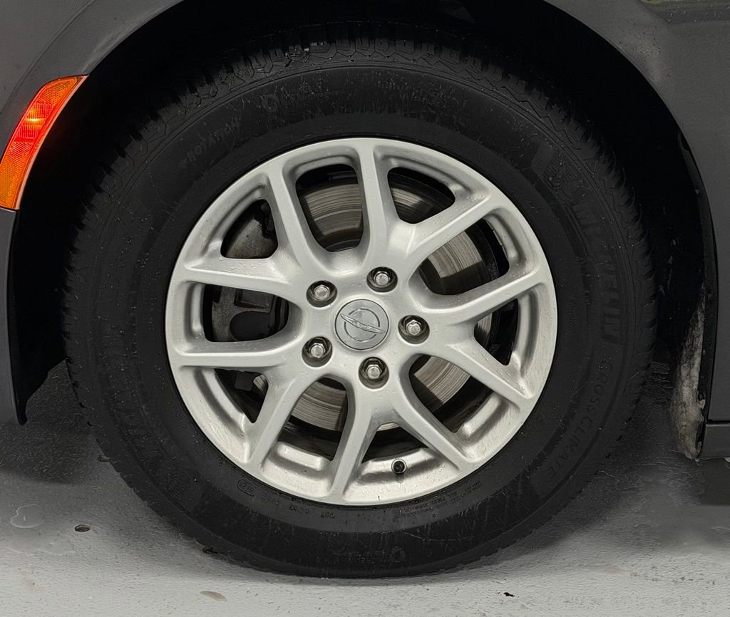 Used 2017 Chrysler Pacifica Touring image 7