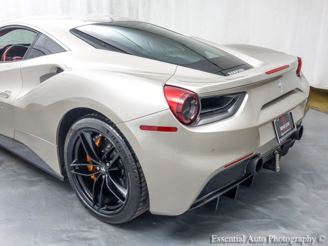Used 2016 Ferrari 488 GTB RWD image 9