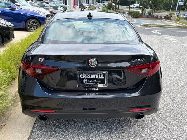 Used 2023 Alfa Romeo Giulia Ti AWD/4WD image 5